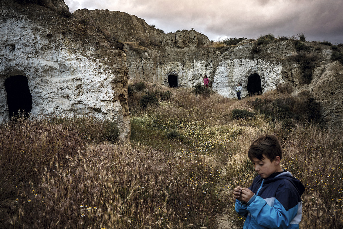 Imagen niño en el campo